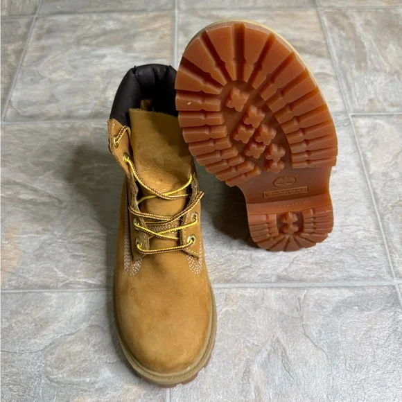 Timberland 6 Inch Premium Boot Wheat GS Shoe Size 4Y Tan 12909 Preowned